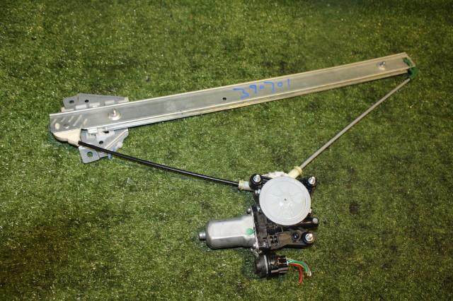 【中古】中古部品 エブリィ DA64V 右ﾌﾛﾝﾄﾄﾞｱﾚｷﾞｭﾚｰﾀ･ﾓｰﾀｰ 【3330950100-000039070113120】