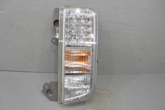 【中古】中古部品 エルグランド PE52 右ﾃｰﾙﾗﾝﾌﾟ 【3310580000-240227000815500】
