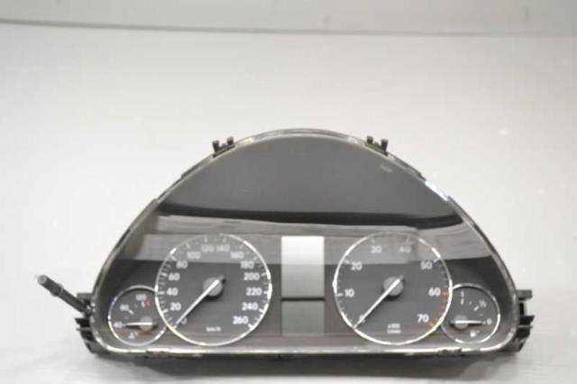 【中古】中古部品 ベンツ Cクラス 203746 ｽﾋﾟｰﾄﾞﾒｰﾀｰ 【3310580000-240227002861400】