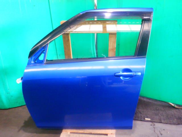 【中古】中古部品 スイフト ZC72S 左ﾌﾛﾝﾄﾄﾞｱ 【3340140100-000024041913200】