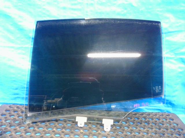 【中古】中古部品 スカイライン V36 左ﾘｱﾄﾞｱｶﾞﾗｽ 【3310200100-000020509813430】