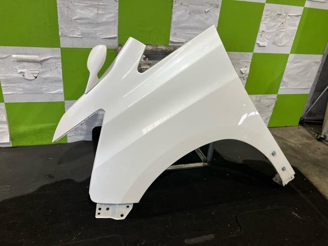 【中古】中古部品 ヴェルファイア ANH20W 左ﾌﾛﾝﾄﾌｪﾝﾀﾞｰ 【3330530100-000005217010700】
