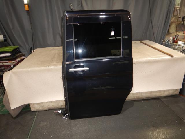【中古】中古部品 タント L375S 左ﾘｱﾄﾞｱ 【3330810100-240228000413400】