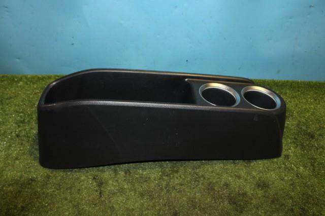 【中古】中古部品 ストリーム RN6 ｺﾝｿｰﾙﾎﾞｯｸｽ 【3330950100-000030671077100】
