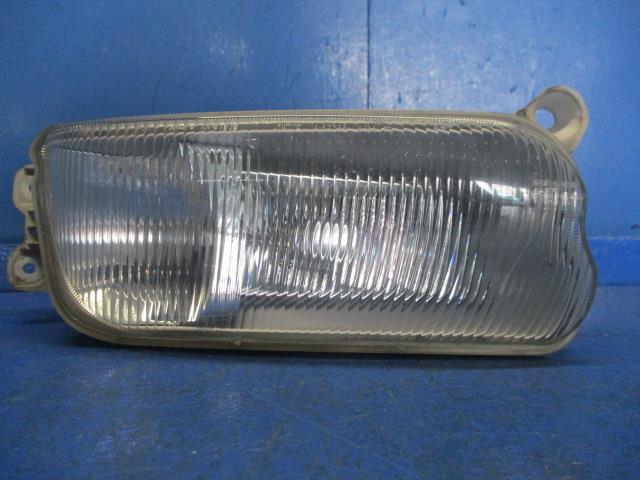 【中古】中古部品 ふそうトラクター FV60VJR 右ﾌｫｸﾞﾗﾝﾌﾟ 【3310270100-000013787110850】