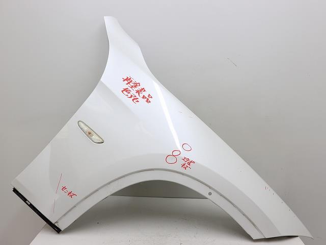 【中古】中古部品 BMW X1 VL18 右ﾌﾛﾝﾄﾌｪﾝﾀﾞｰ 【3310070100-000213001510600】｜e-cleマート