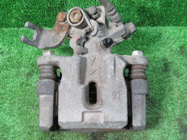 【中古】中古部品 スイフト ZC33S 左ﾘｱｷｬﾘﾊﾟｰ 【3330900100-000024005644460】 7,673円