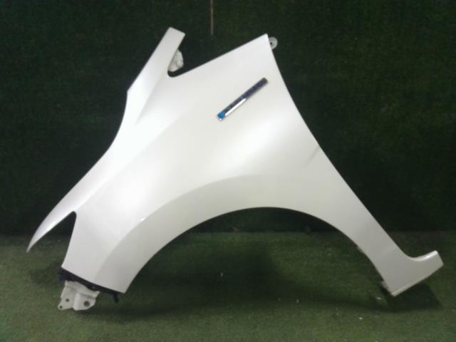 【中古】中古部品 フィット GP5 左ﾌﾛﾝﾄﾌｪﾝﾀﾞｰ 【3260460000-240305000210700】