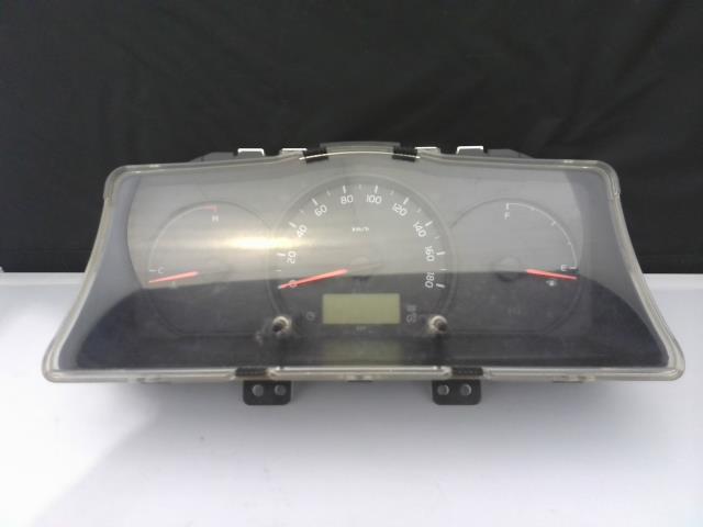 【中古】中古部品 ハイエース TRH200V ｽﾋﾟｰﾄﾞﾒｰﾀｰ 【3260070000-240308000661400】