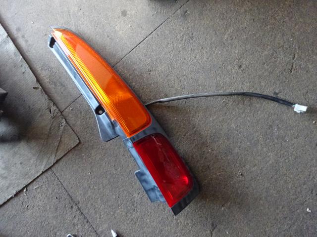 【中古】中古部品 ムーヴ L900S 右ﾃｰﾙﾗﾝﾌﾟ 【3310410000-000243009015500】
