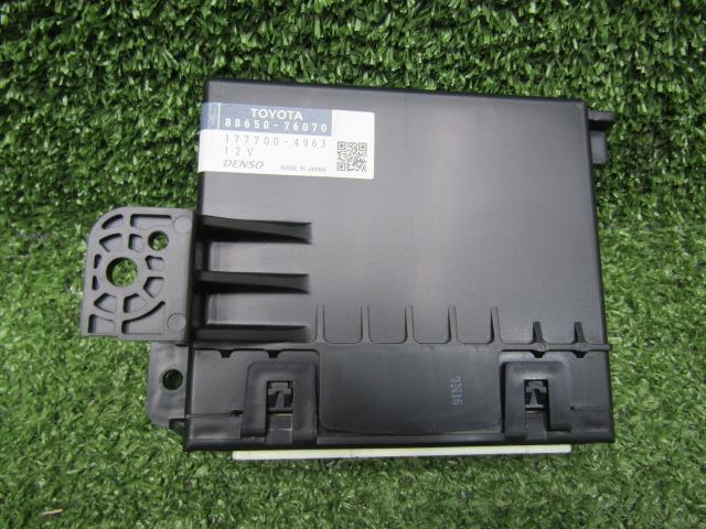【中古】中古部品 レクサス CT ZWA10 A/Cｺﾝﾋﾟｭｰﾀｰ 【3330200100-230328000063900】