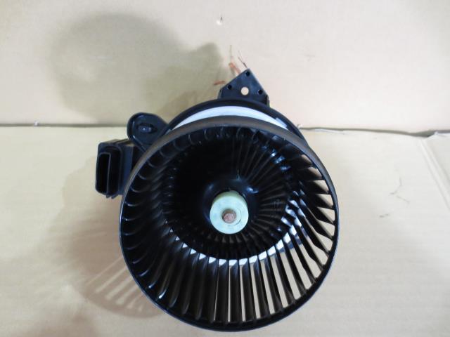 【中古】中古部品 ワゴンＲ MH34S ﾋｰﾀｰﾌﾞﾛｱﾓｰﾀｰ 【3330460100-000001572567900】