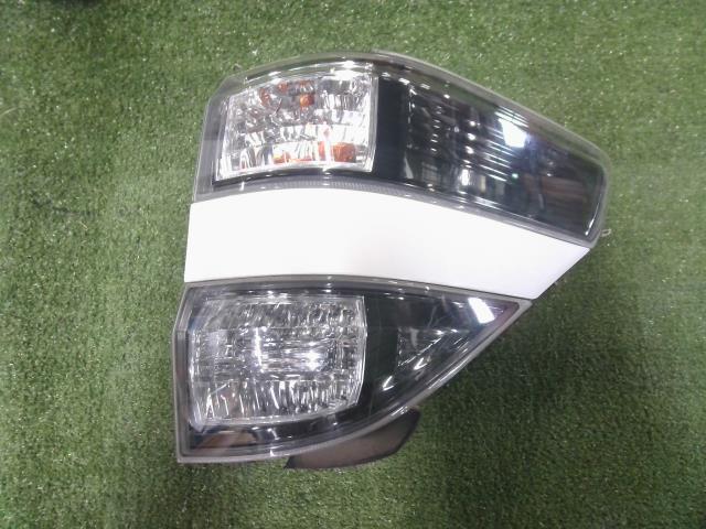 【中古】中古部品 ヴェルファイア GGH25W 右ﾃｰﾙﾗﾝﾌﾟ 【3260460000-240309000615500】
