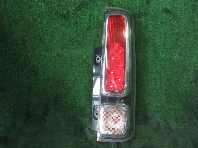 【中古】中古部品 スペーシア MK53S 右テールランプ 【3340240100-202400001715500】