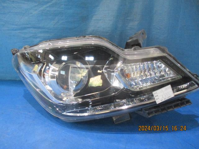 【中古】中古部品 ソリオ MA15S 右ﾍｯﾄﾞﾗﾝﾌﾟ 【3310160100-000004333810800】