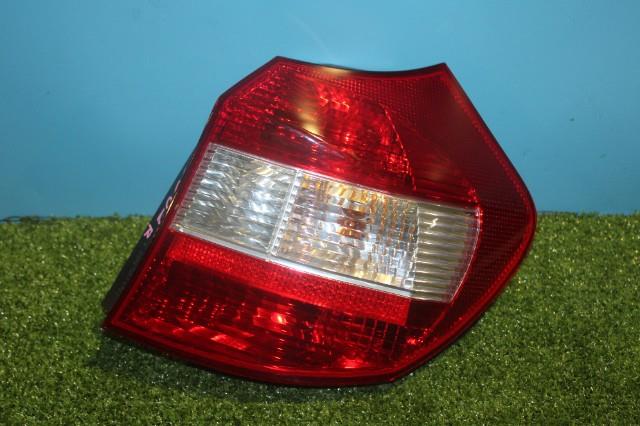 【中古】中古部品 BMW 1シリーズ UF16 右ﾃｰﾙﾗﾝﾌﾟ 【3330950100-000031600215500】