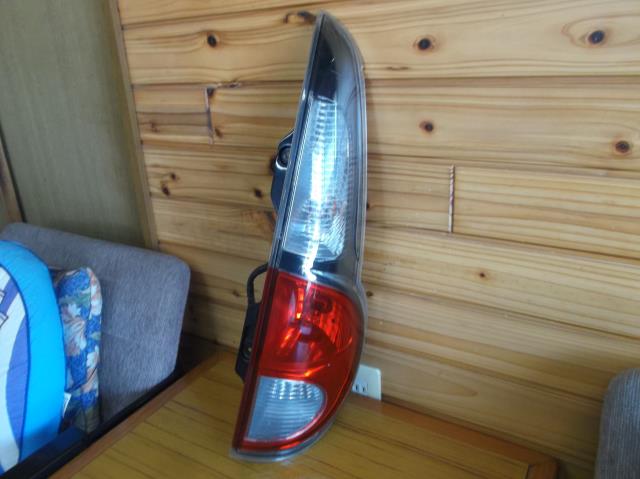【中古】中古部品 モコ MG33S 右ﾃｰﾙﾗﾝﾌﾟ 【3310010100-240322500315500】