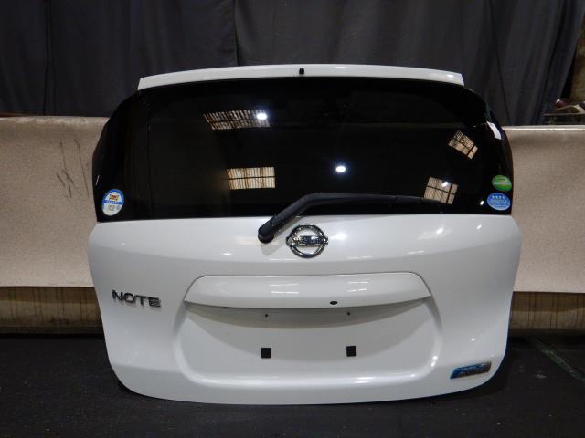 【中古】中古部品 ノート E12 ﾊﾞｯｸﾄﾞｱ 【3330810100-240322000115800】