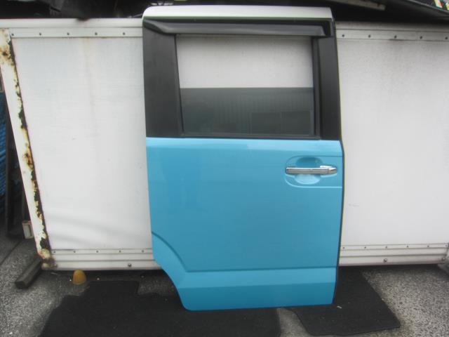 【中古】中古部品 Ｎ－ＢＯＸ JF1 右ﾘｱﾄﾞｱ 【3340240100-202400002313300】