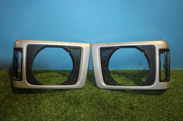 【中古】中古部品 ハイゼット S81P 右ﾗｲﾄﾘﾑ 【3330950100-000031661210820】