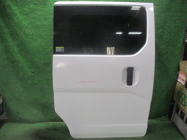 【中古】中古部品 NV200バネット VM20 右ﾘｱﾄﾞｱ 【3500080000-231205000613300】