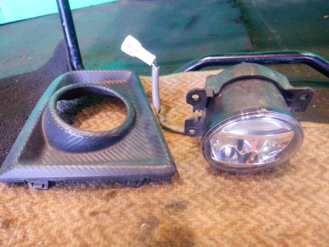 【中古】中古部品 ワゴンＲ MH55S 右ﾌｫｸﾞﾗﾝﾌﾟ 【3340140100-000024038410850】