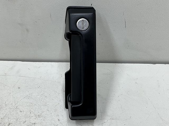 【中古】中古部品 VW ヴァナゴン 70AAF ｱｳﾀｰﾊﾝﾄﾞﾙ 【3310070100-000090752917250】