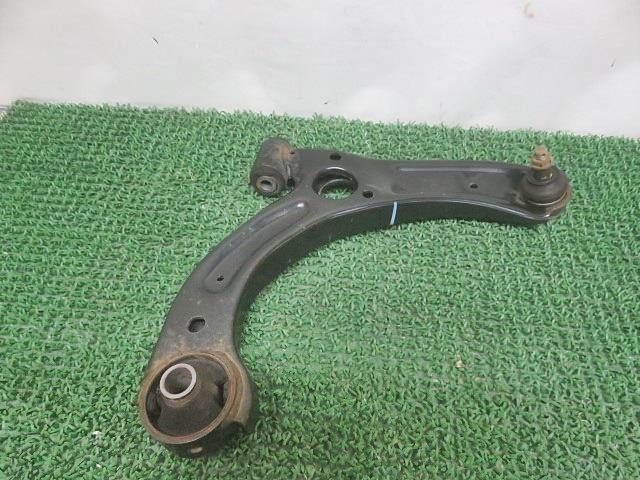 【中古】中古部品 ステラ LA160F 右ﾌﾛﾝﾄﾛｱｱｰﾑ 【3330380100-000036009851720】 4,805円