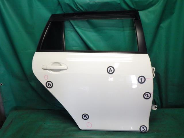 【中古】中古部品 カローラフィールダー NZE141G 右ﾘｱﾄﾞｱ 【3330990500-240402000213300】