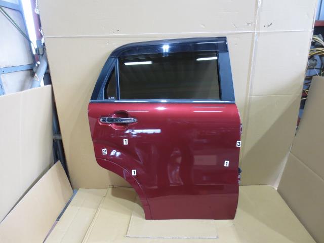 【中古】中古部品 キャスト LA260S 右ﾘｱﾄﾞｱ 【3330460100-000001574213300】