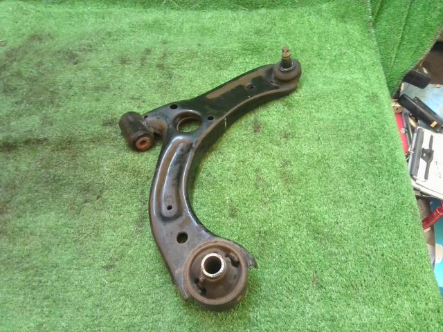 【中古】中古部品 ムーヴ LA150S 右ﾌﾛﾝﾄﾛｱｱｰﾑ 【3260240000-240404000251720】