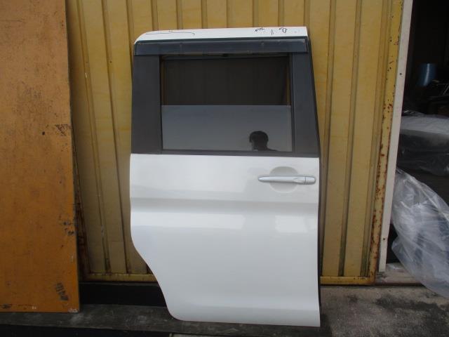【中古】中古部品 タント LA600S 右ﾘｱﾄﾞｱ 【3310190100-000233024713300】｜e-cleマート