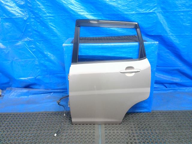 【中古】中古部品 ムーヴ L175S 左ﾘｱﾄﾞｱ 【3310200100-000020751313400】