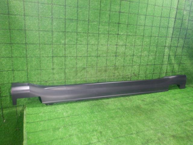 【中古】中古部品 ヴェゼル RU2 右ｻｲﾄﾞｽﾃｯﾌﾟ 【3330420100-230721000213700】
