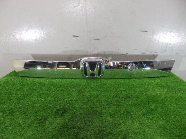【中古】中古部品 フィット GP1 ﾘｱﾌｨﾆｯｼｬｰﾊﾟﾈﾙ 【3260250000-000024054415200】
