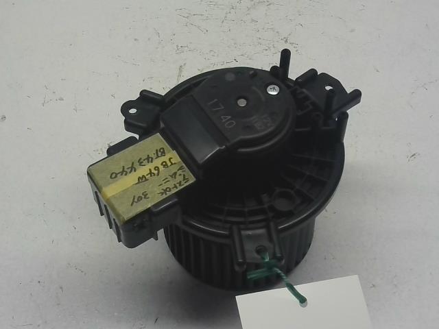【中古】中古部品 ジムニー JB64W ﾋｰﾀｰﾌﾞﾛｱﾓｰﾀｰ 【3310160100-000004344067900】｜e-cleマート