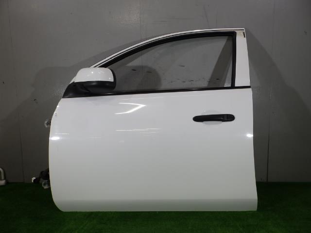【中古】中古部品 ラティオ N17 左ﾌﾛﾝﾄﾄﾞｱ 【3260250000-000024049313200】