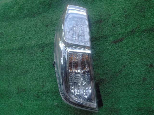 【中古】中古部品 デイズルークス B21A 左ﾃｰﾙﾗﾝﾌﾟ 【3330450100-240408000115600】