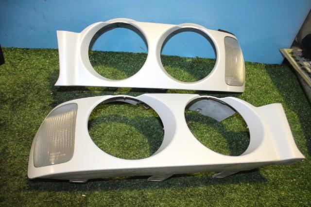 【中古】中古部品 グロリア PY33 左ﾗｲﾄﾘﾑ 【3330950100-000043050210920】