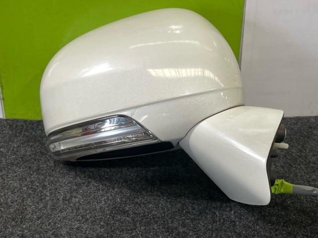 【中古】中古部品 ＳＡＩ AZK10 右ｻｲﾄﾞﾐﾗｰ 【3330530100-000005236013500】