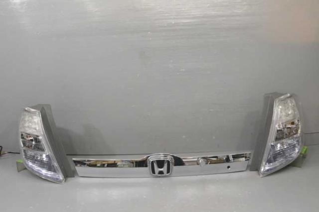 【中古】中古部品 フィット GP1 右ﾃｰﾙﾗﾝﾌﾟ 【3310580000-240417000215500】｜e-cleマート