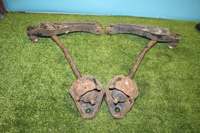 【中古】中古部品 サンバー KT6 左ﾌﾛﾝﾄﾛｱｱｰﾑ 【3330950100-000031270251740】