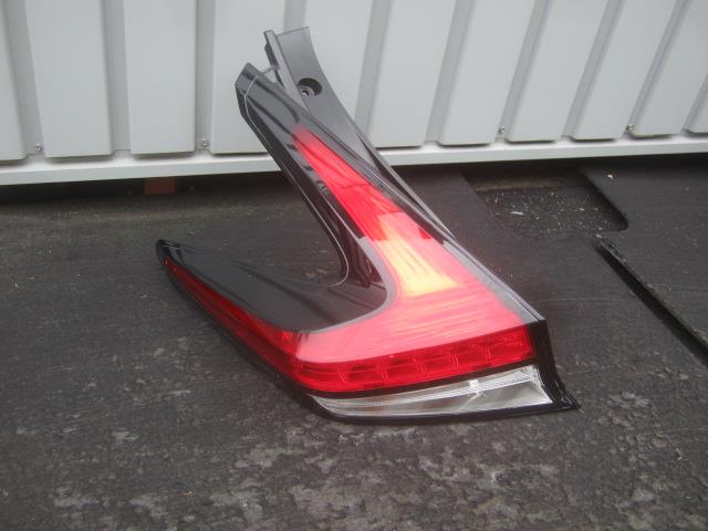 【中古】中古部品 リーフ ZE1 左ﾃｰﾙﾗﾝﾌﾟ 【3330410100-240329000115600】