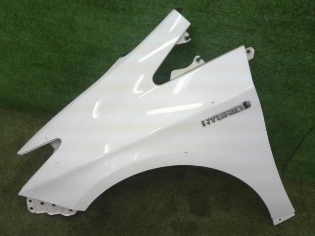 【中古】中古部品 プリウス ZVW30 左ﾌﾛﾝﾄﾌｪﾝﾀﾞｰ 【3310540000-000024112110700】