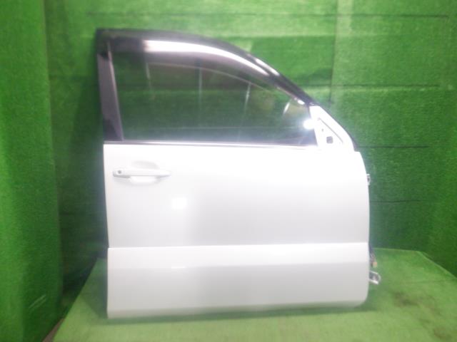 【中古】中古部品 ランドクルーザープラド TRJ120W 右ﾌﾛﾝﾄﾄﾞｱ 【3330420100-240408000113100】