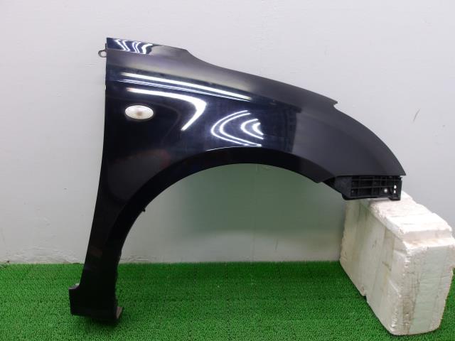【中古】中古部品 スイフト ZC11S 右ﾌﾛﾝﾄﾌｪﾝﾀﾞｰ 【3310250100-000243017910600】