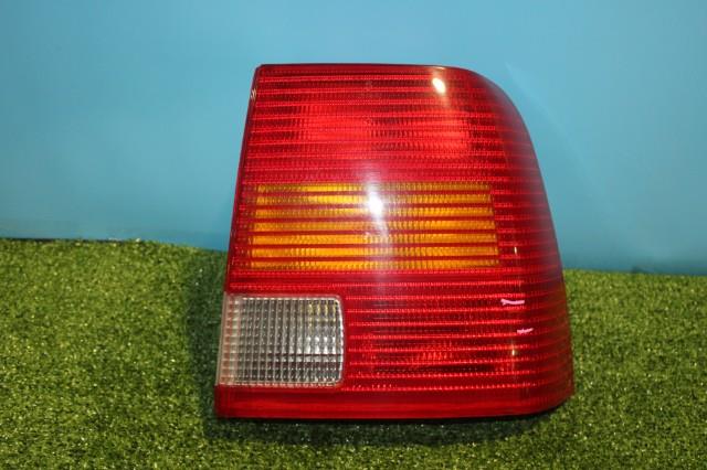 【中古】中古部品 VW パサート 3BAPRF 右ﾃｰﾙﾗﾝﾌﾟ 【3330950100-000032011115500】