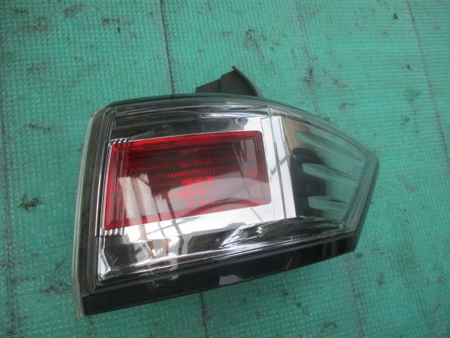 【中古】中古部品 エルグランド TE52 右ﾃｰﾙﾗﾝﾌﾟ 【3310190100-000244000815500】
