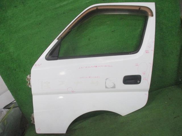 【中古】中古部品 キャラバン DQGE25 左ﾌﾛﾝﾄﾄﾞｱ 【3500080000-240415000413200】