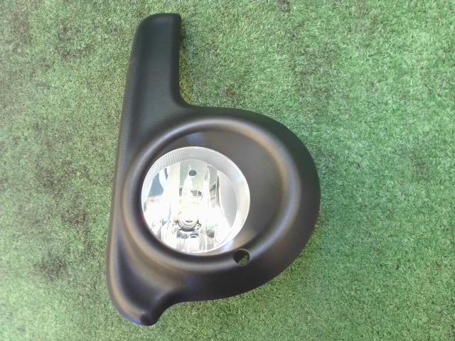 【中古】中古部品 デイズルークス B21A 右ﾌｫｸﾞﾗﾝﾌﾟ 【3260240000-240424000410850】